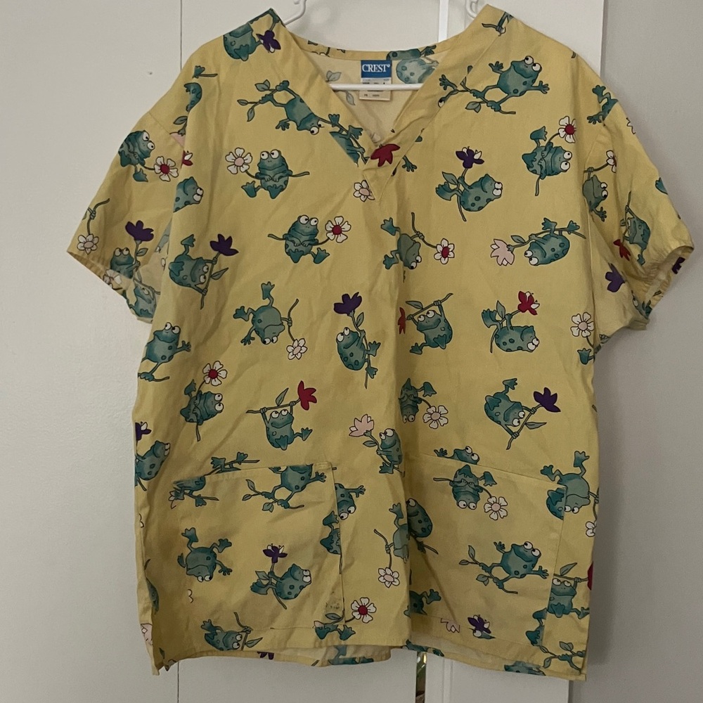 Crest Yellow Frog Print Short Sleeve Tee